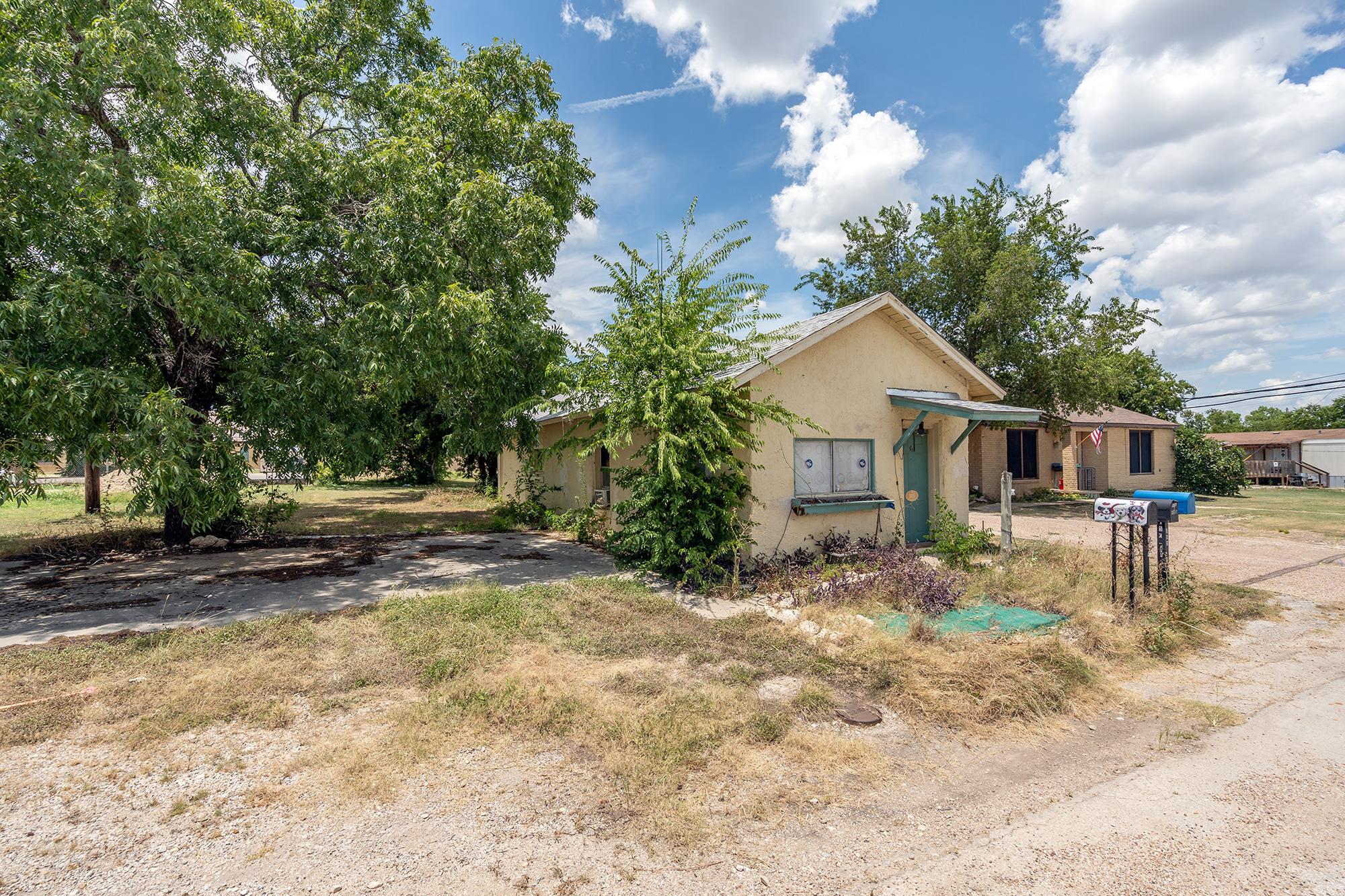 305 E Main ST