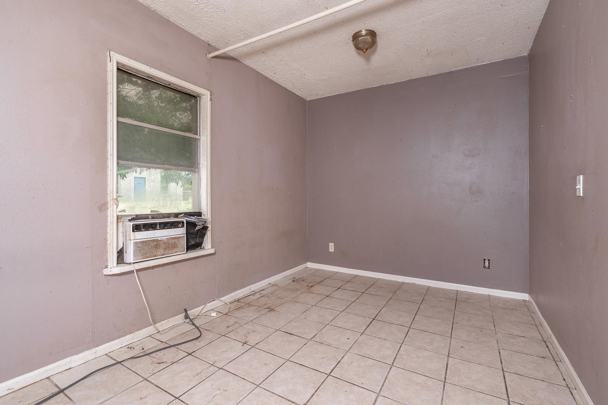 305 E Main ST