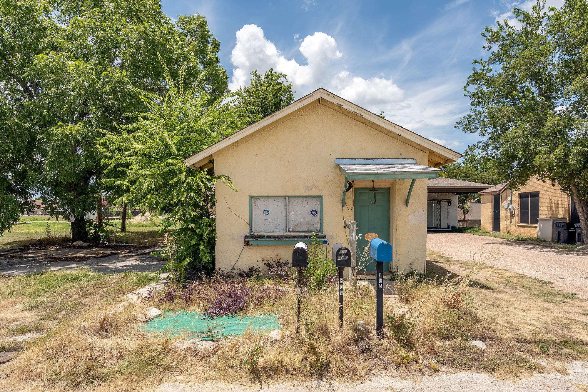 305 E Main ST
