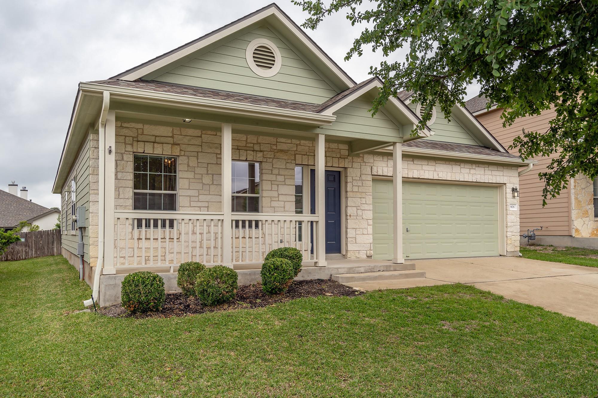806 Bedford CT