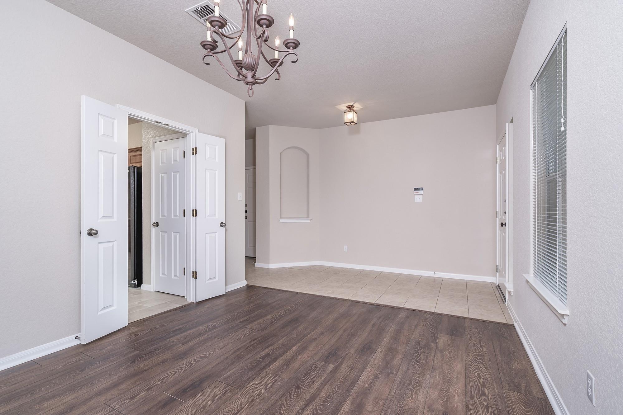 806 Bedford CT