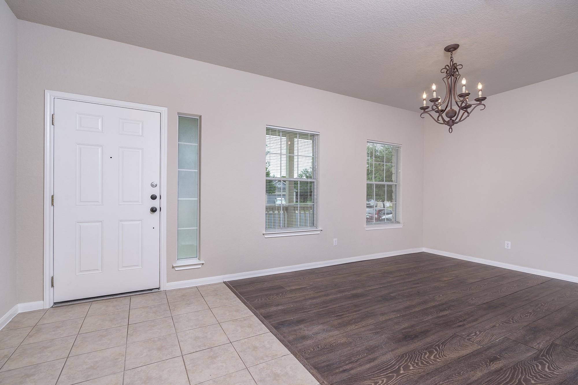 806 Bedford CT