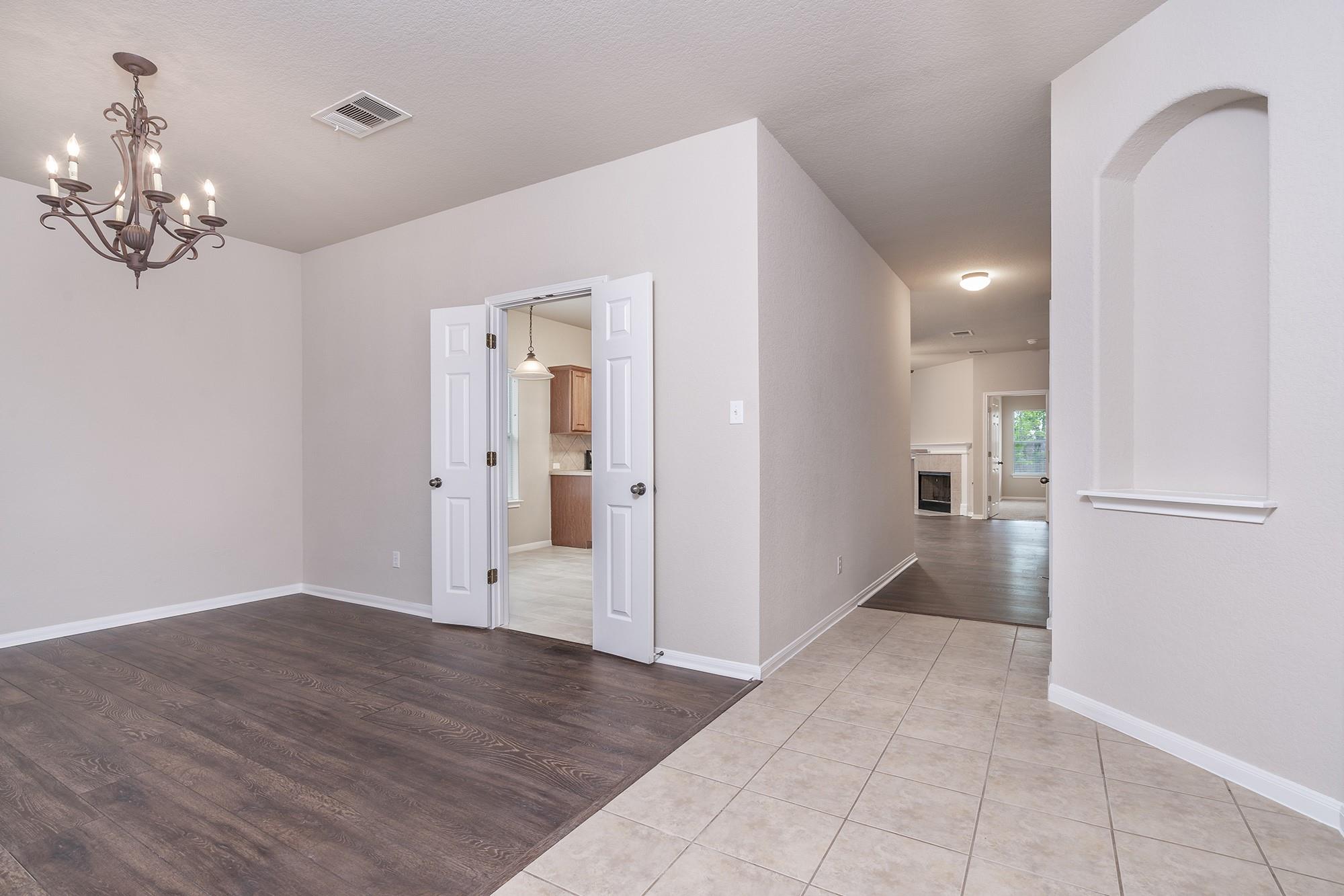 806 Bedford CT