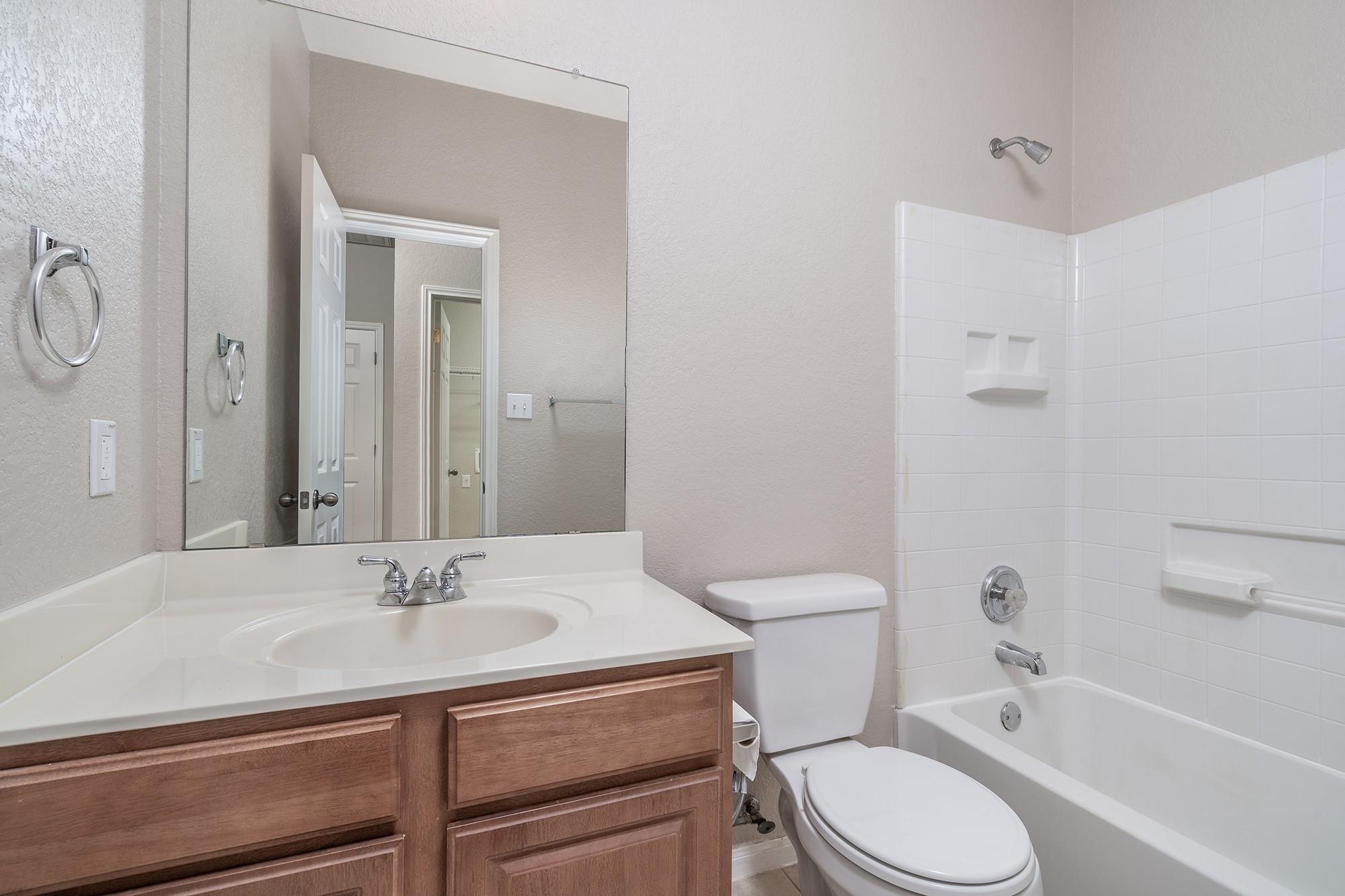 806 Bedford CT