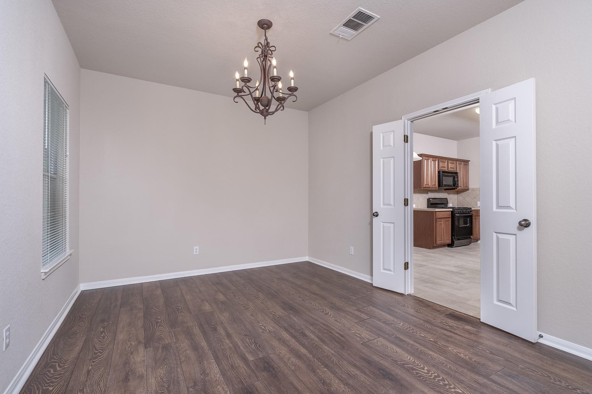 806 Bedford CT