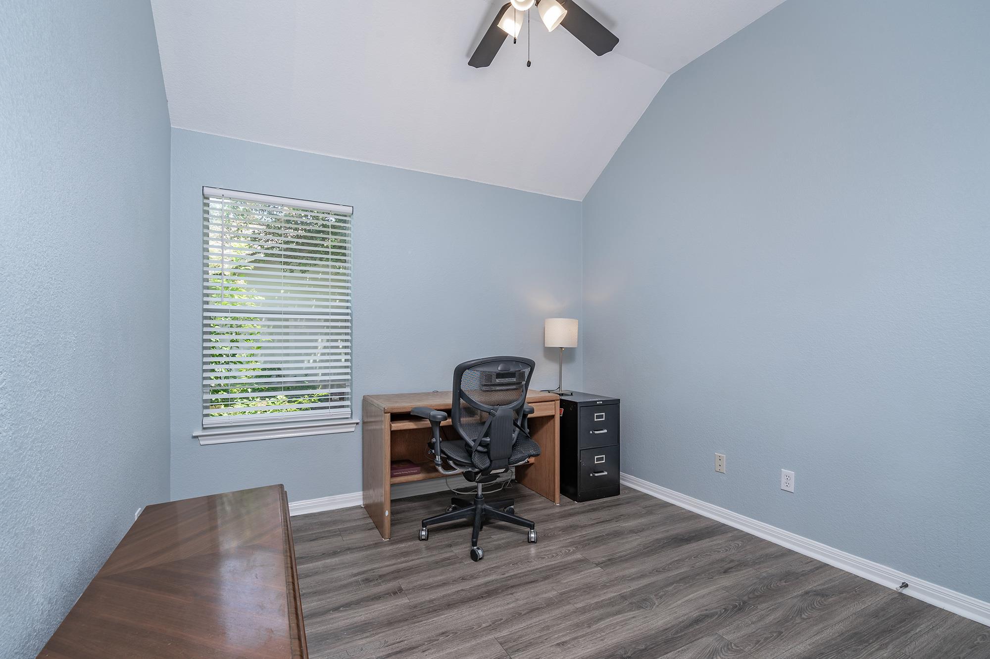 504 Sherwood CT