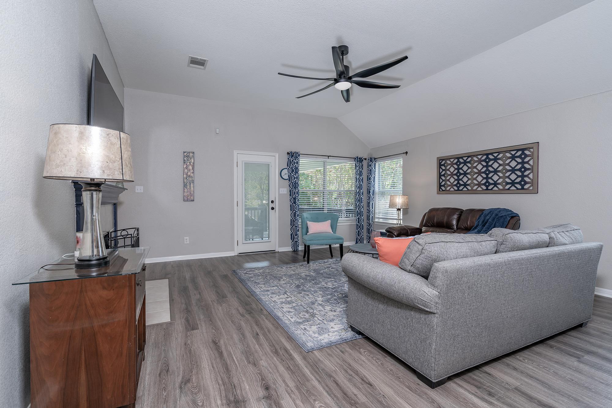 504 Sherwood CT