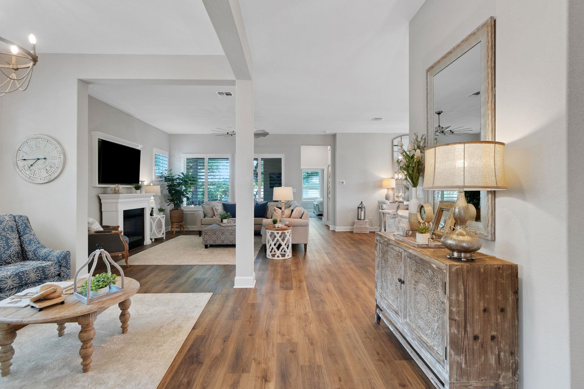 121 Monterey Oak TRL