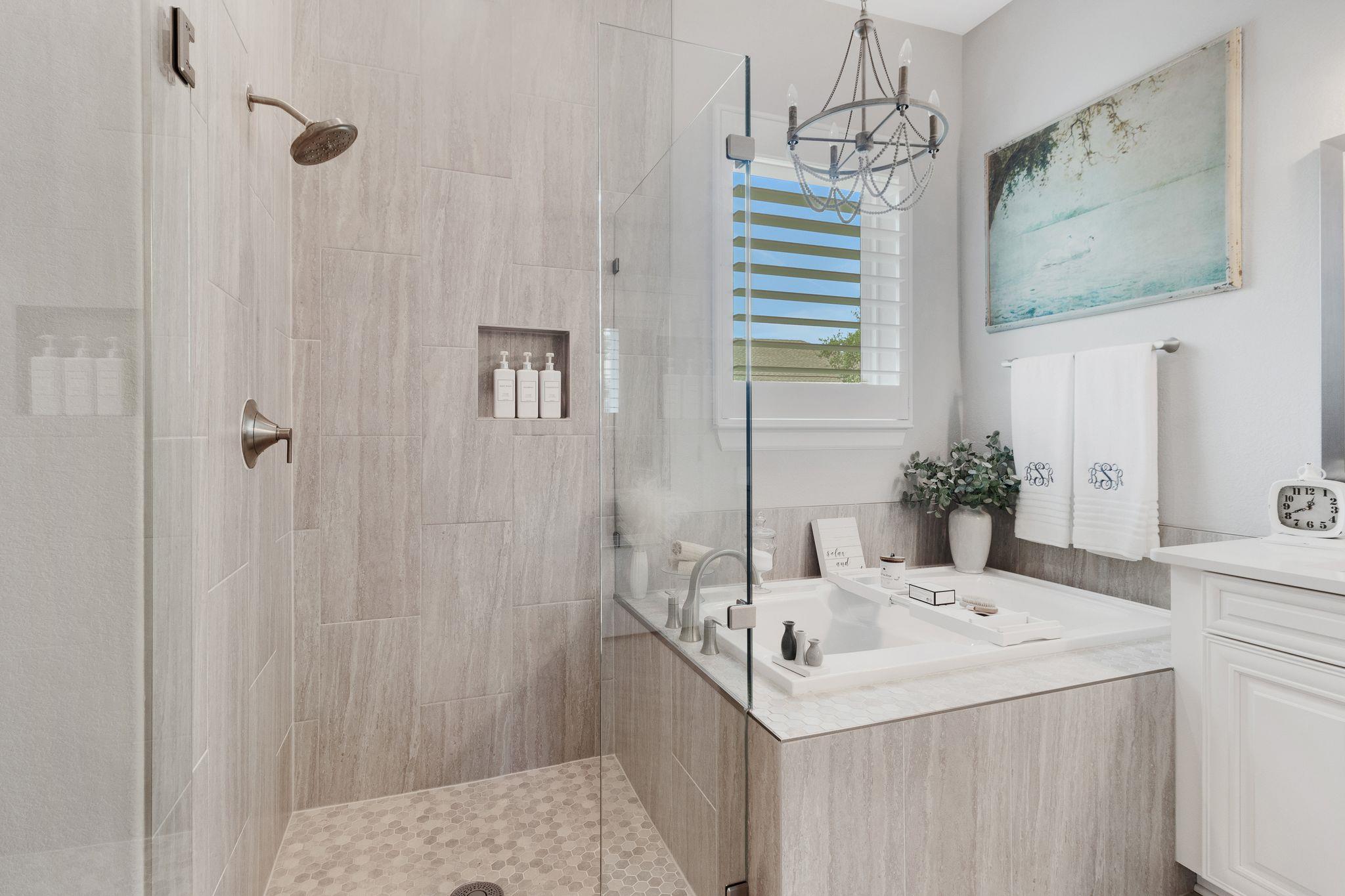 121 Monterey Oak TRL