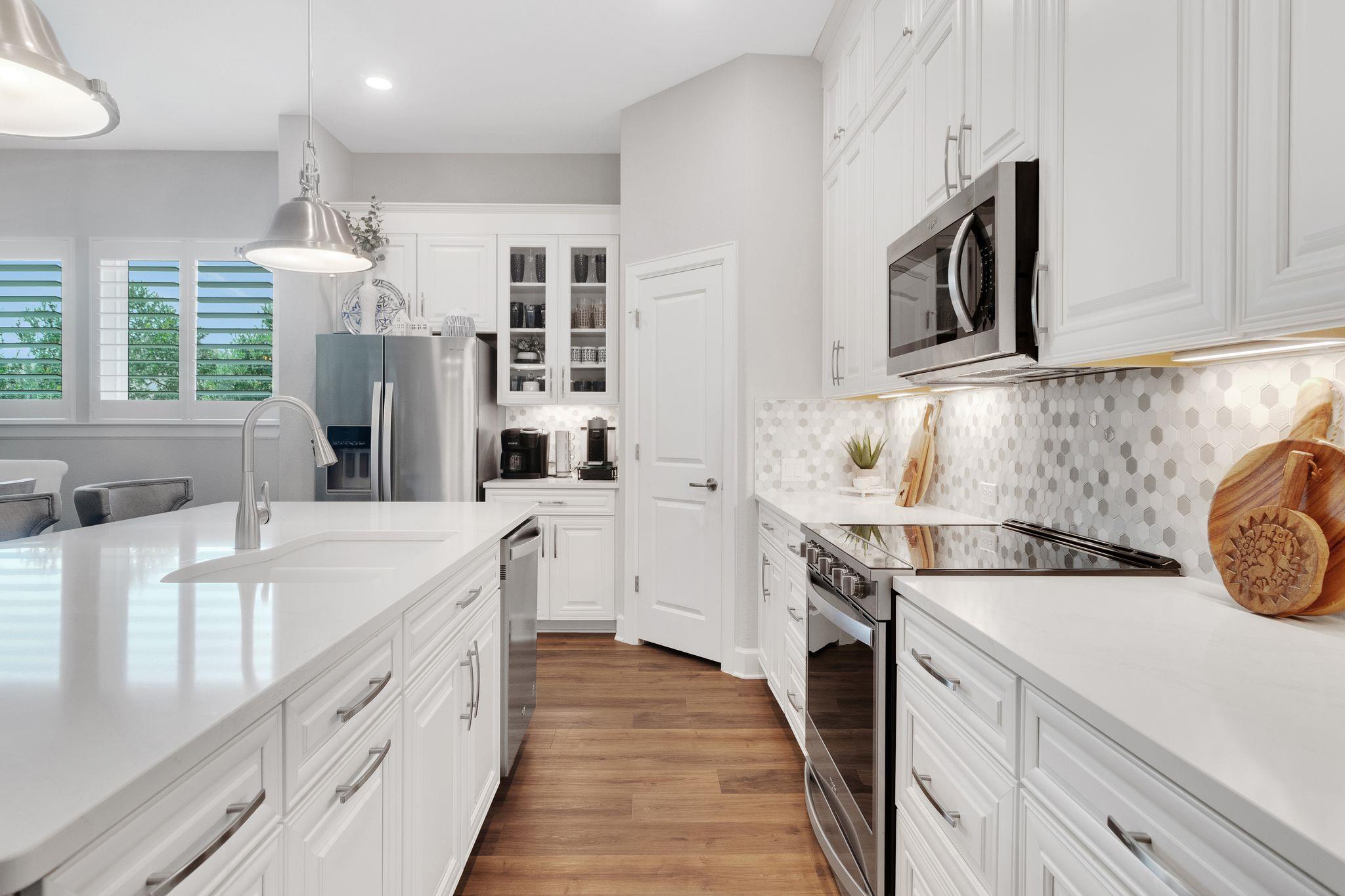 121 Monterey Oak TRL