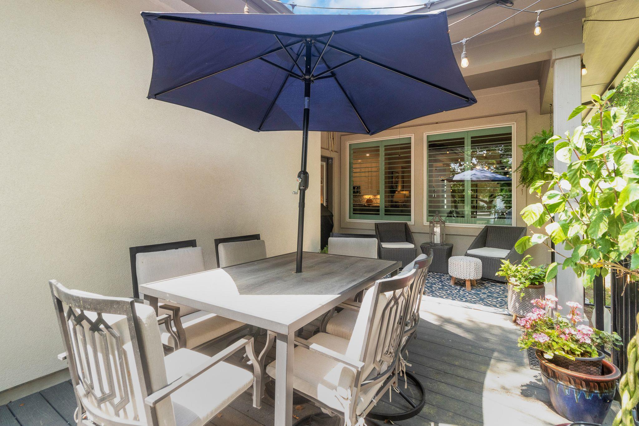 121 Monterey Oak TRL