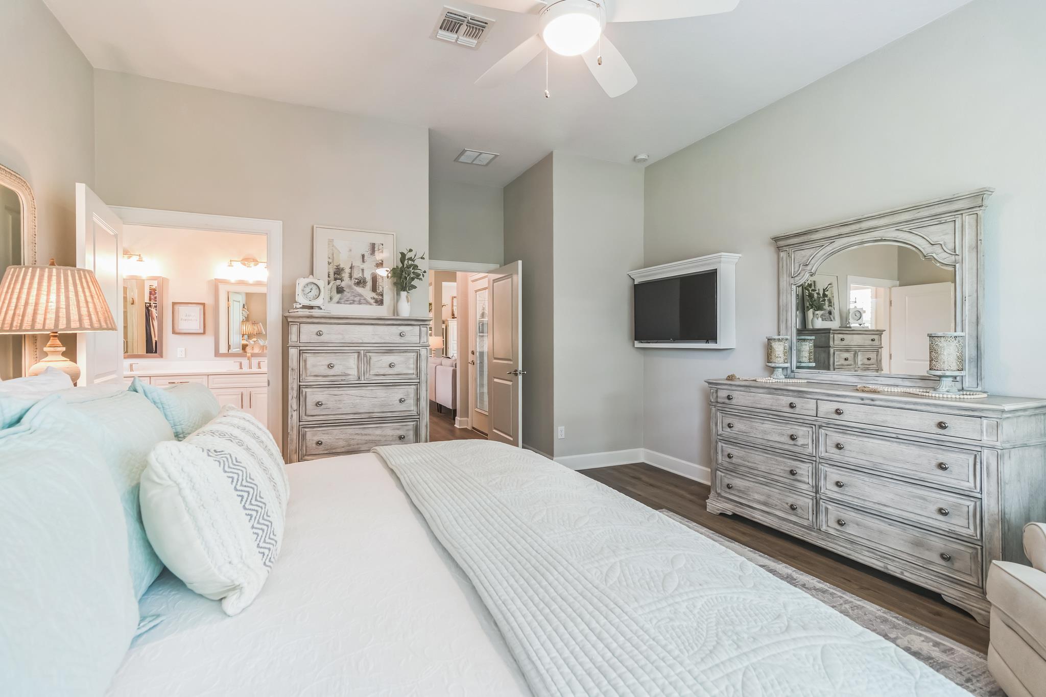 121 Monterey Oak TRL