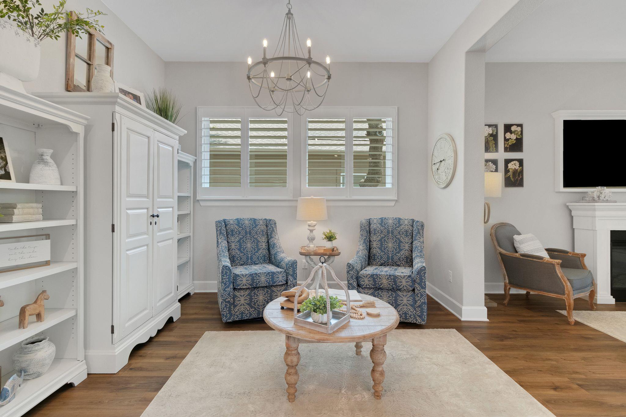 121 Monterey Oak TRL