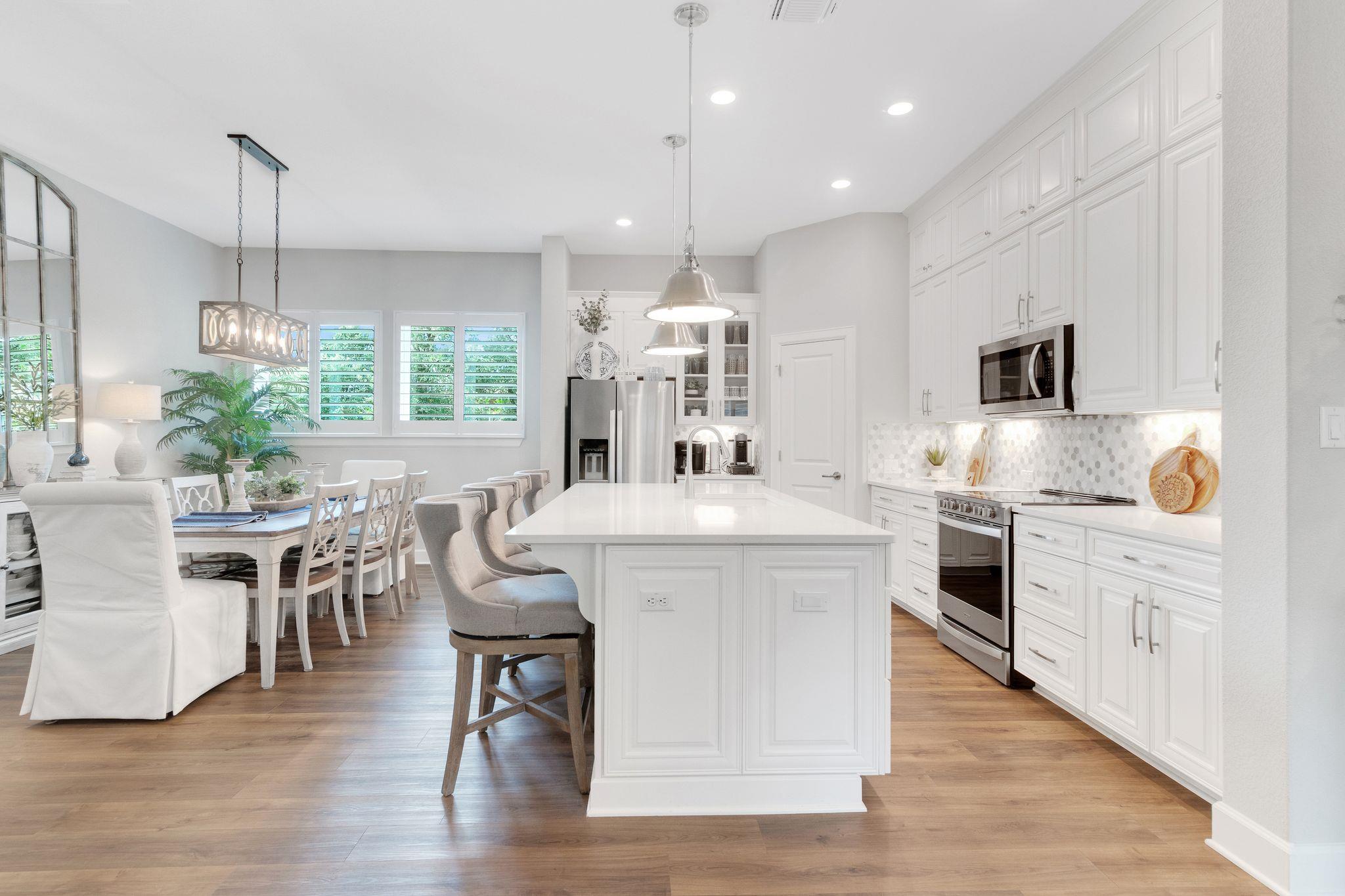 121 Monterey Oak TRL