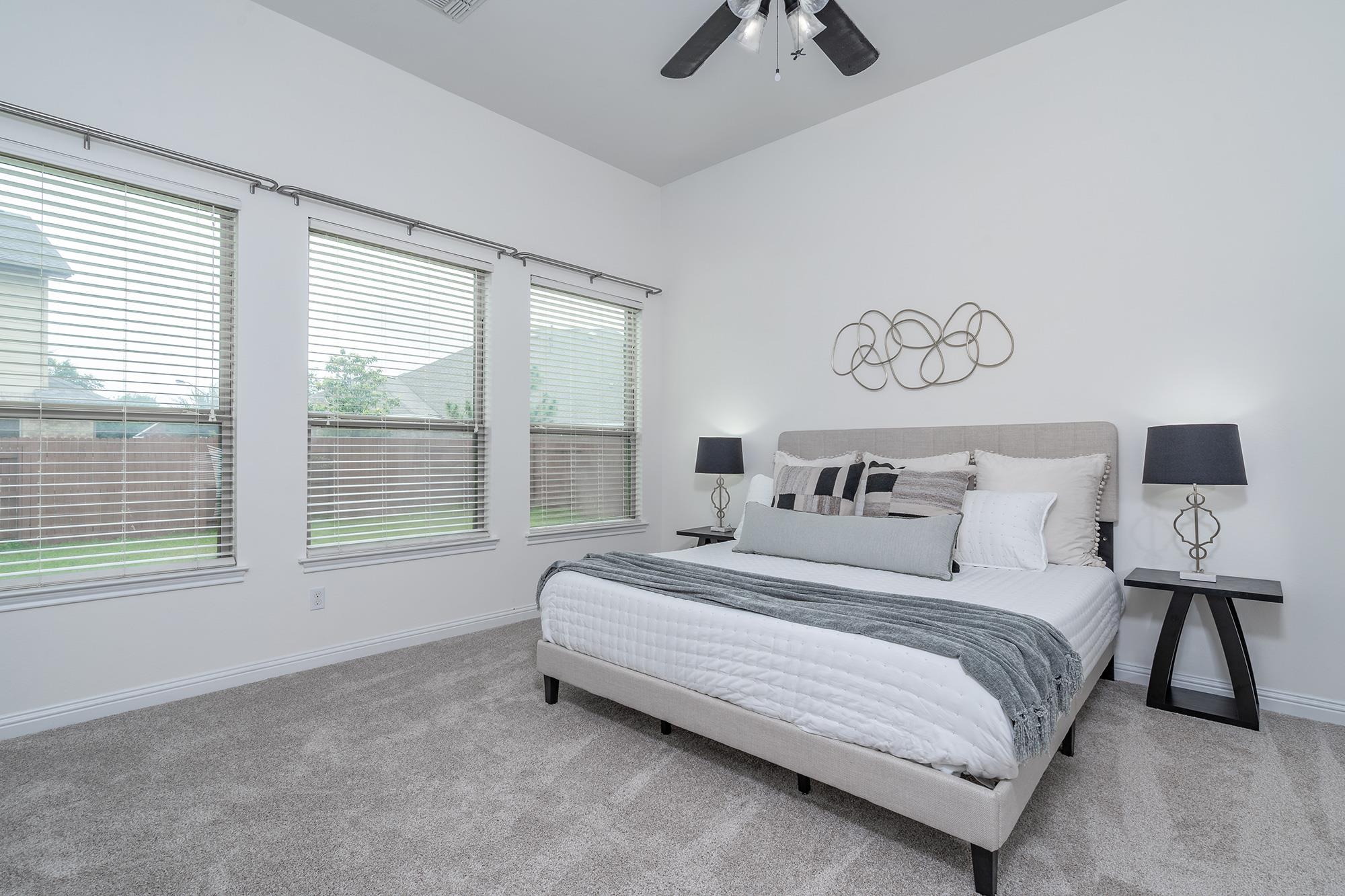 2733 Diego DR