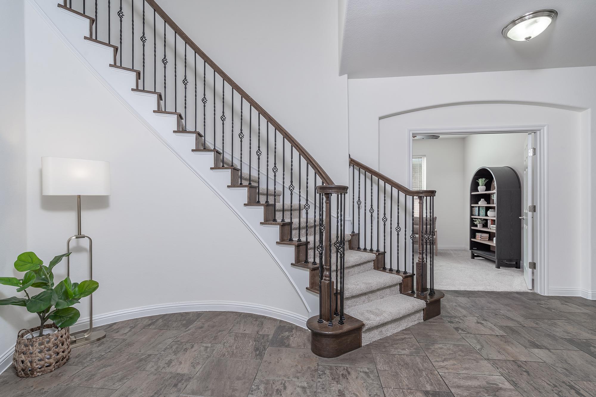 2733 Diego DR