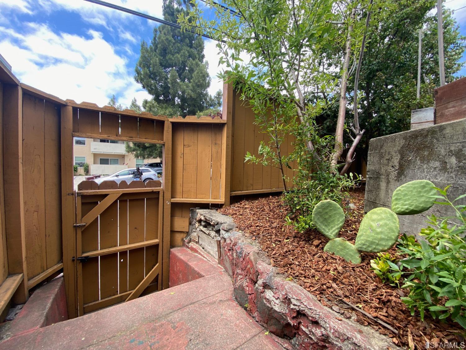 500 E 19th Street