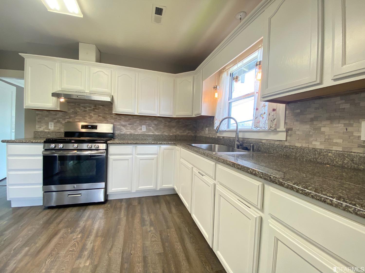 500 E 19th Street