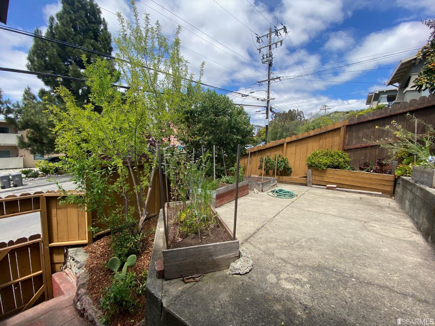 500 E 19th Street