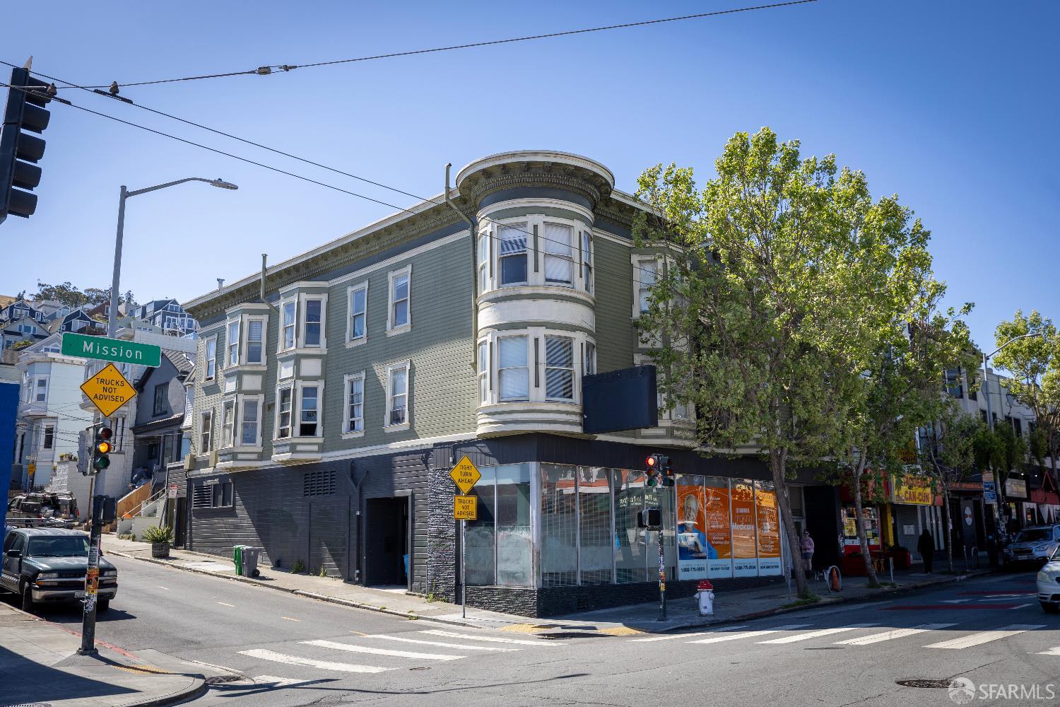 3201 Mission Street