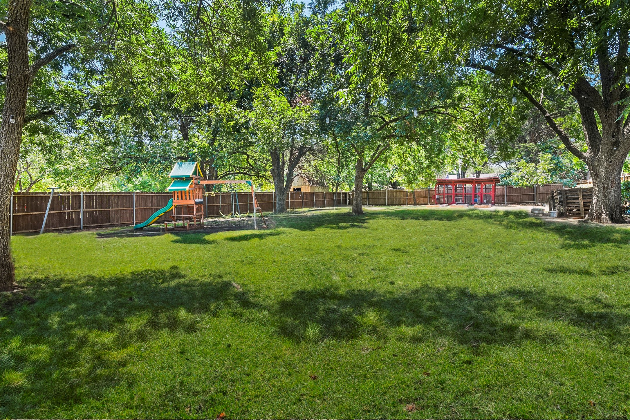 2928 Larkspur Lane