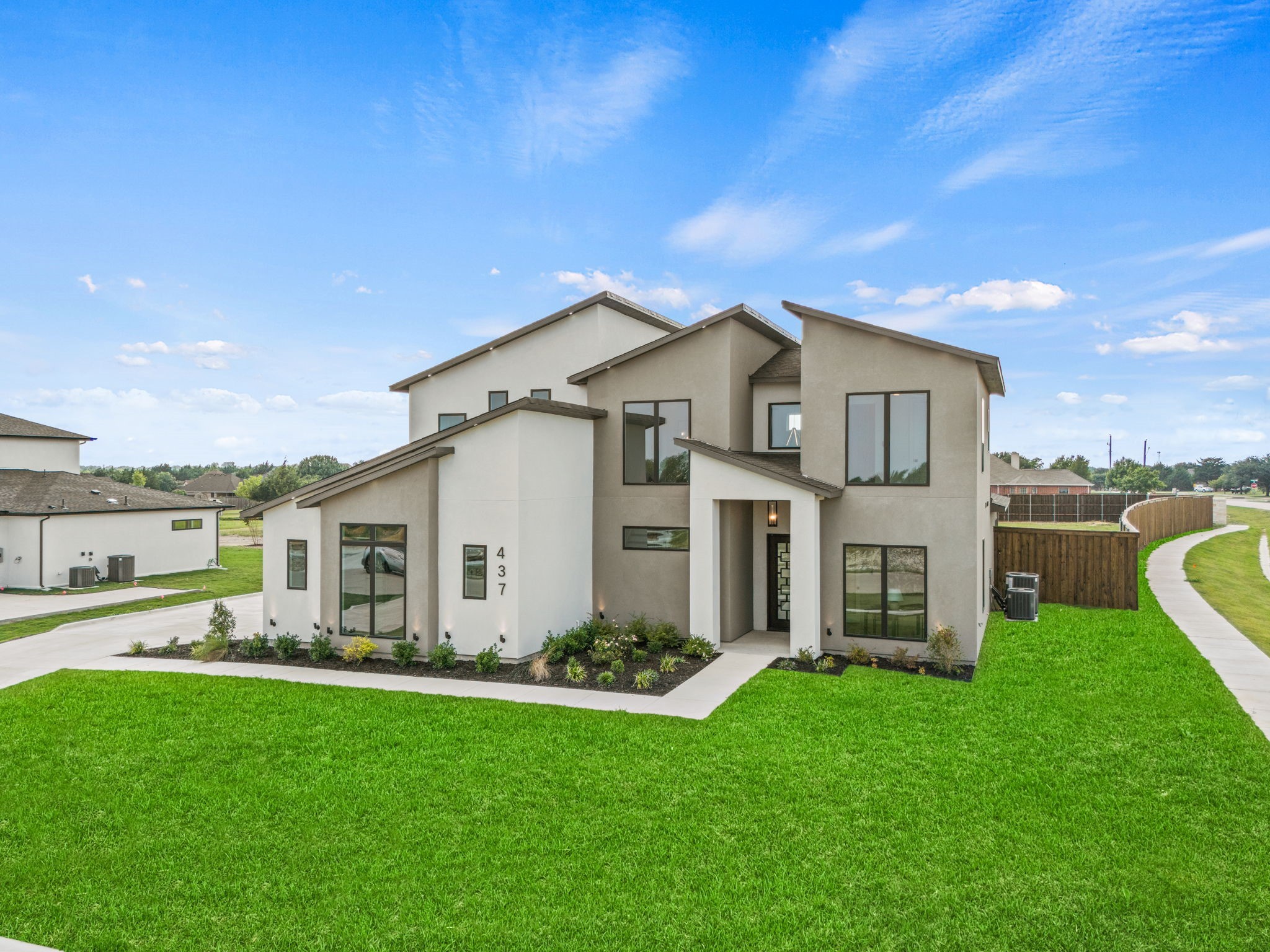 437 Whispering Way