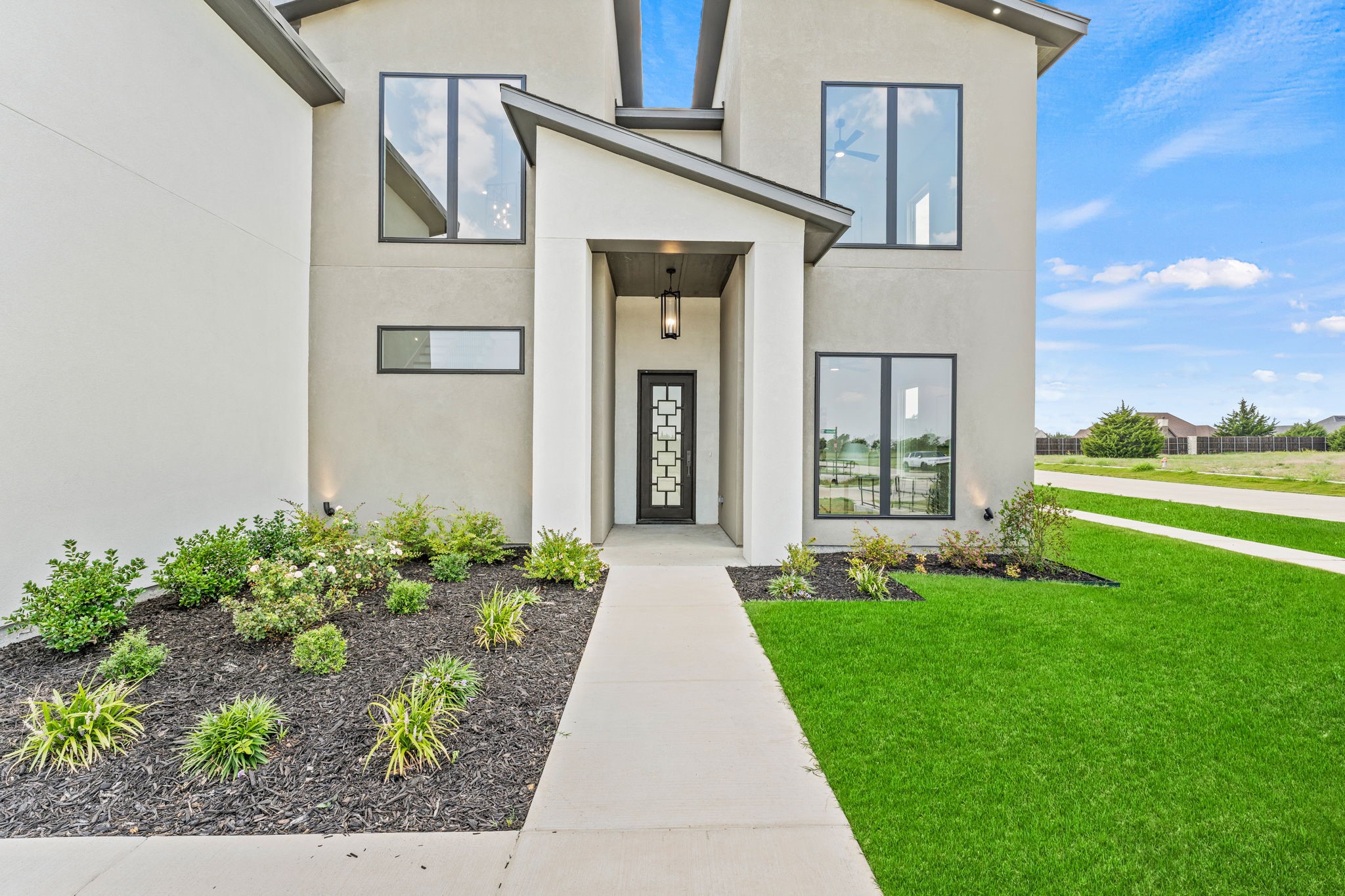 437 Whispering Way