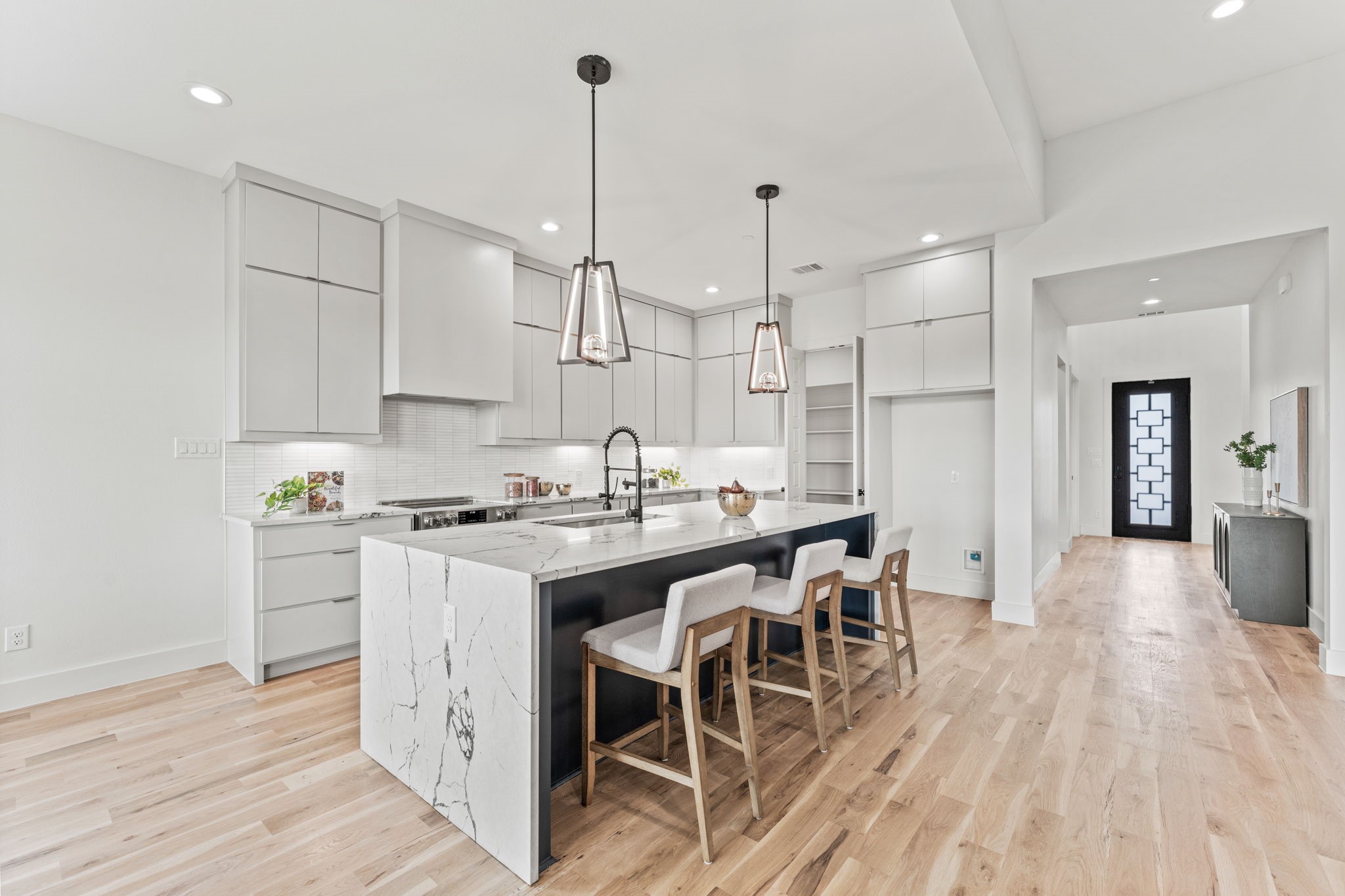 437 Whispering Way