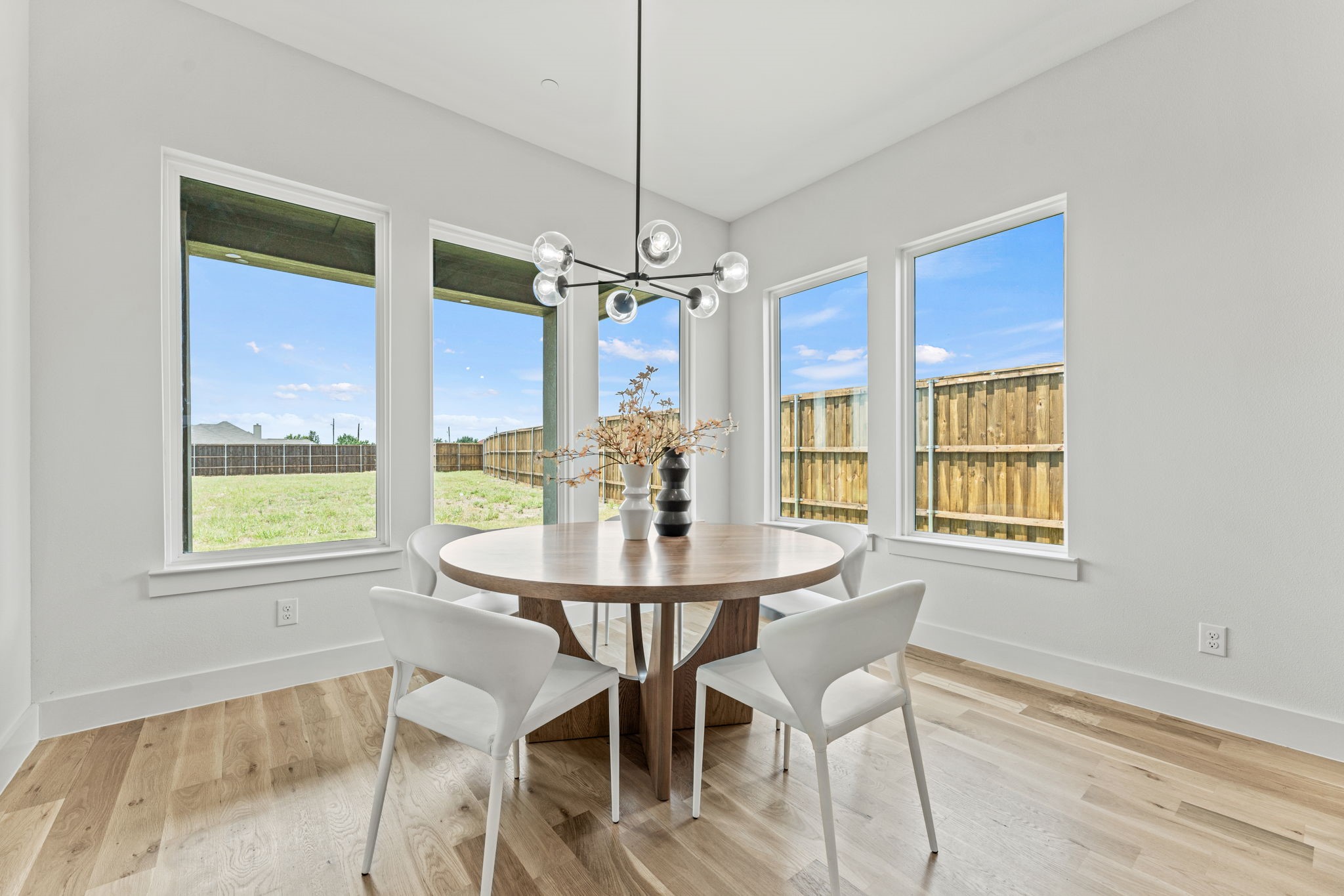 437 Whispering Way