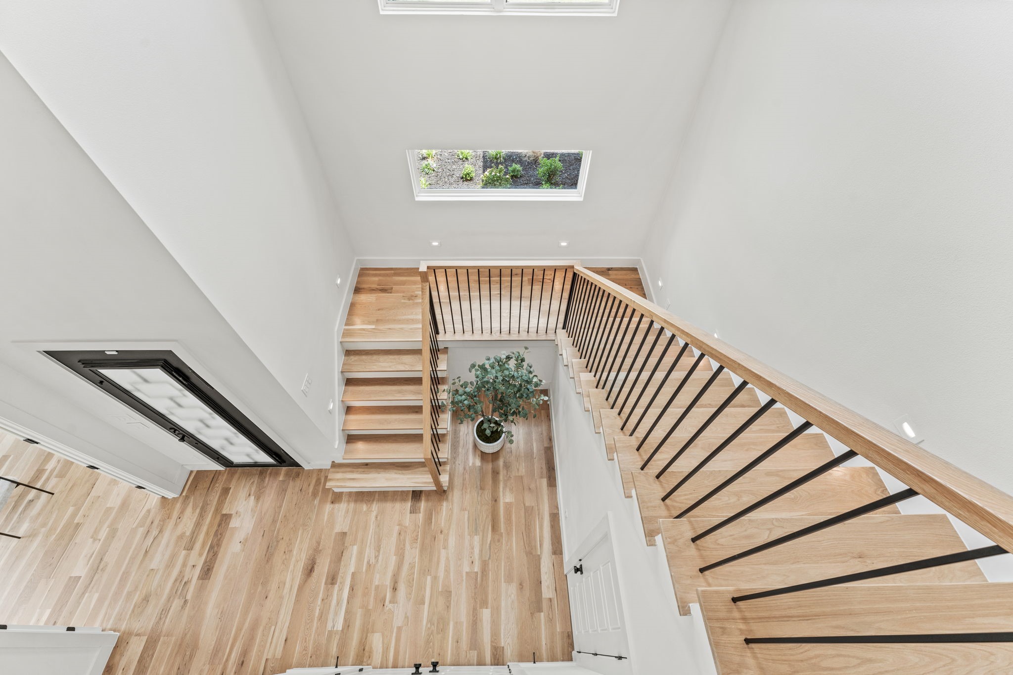 437 Whispering Way