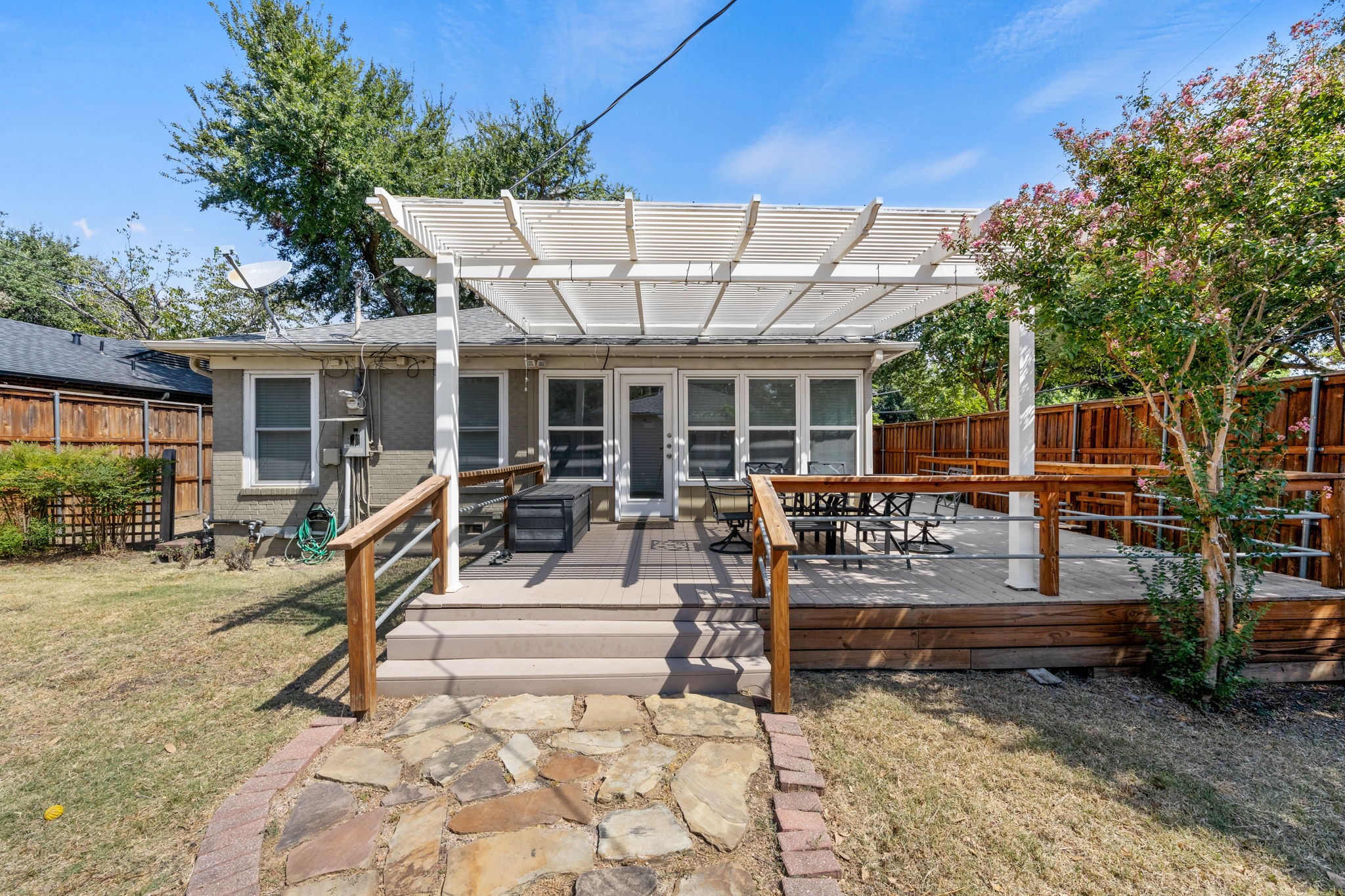 6170 Ravendale Lane