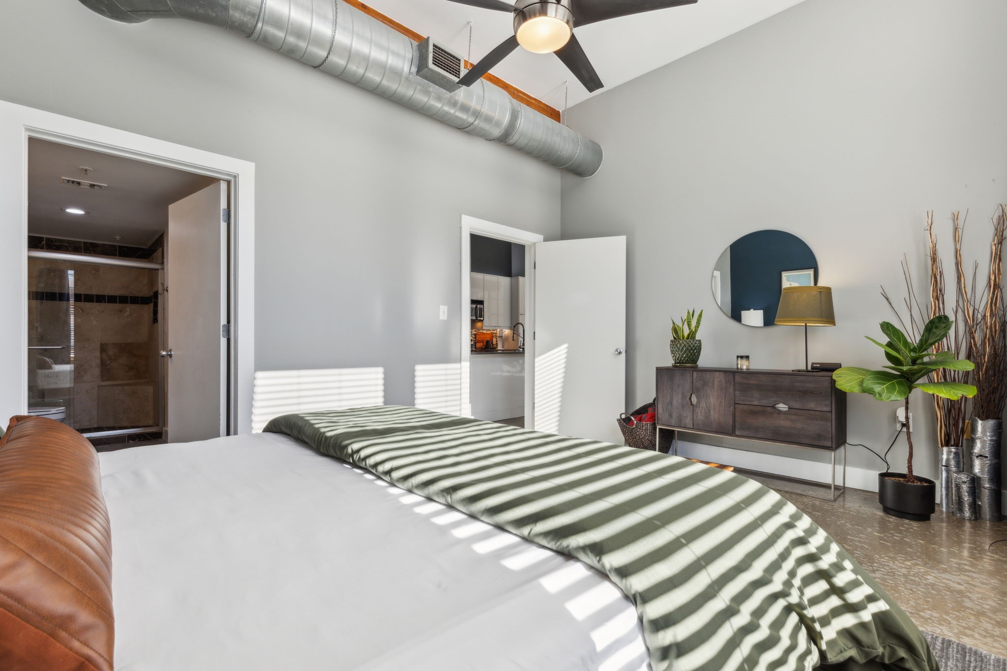 2502 Live Oak Street 208