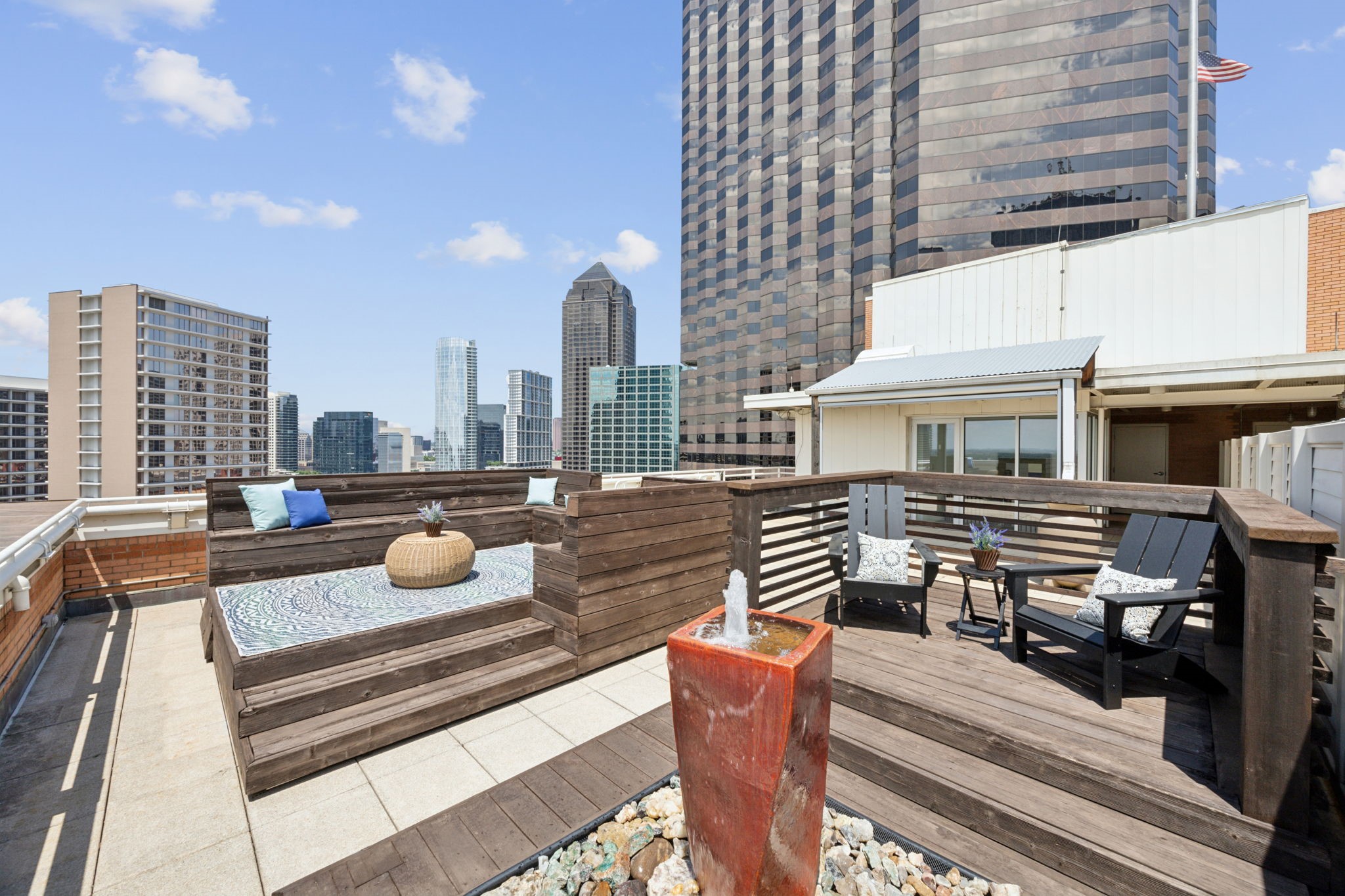 511 N Akard Street 1501
