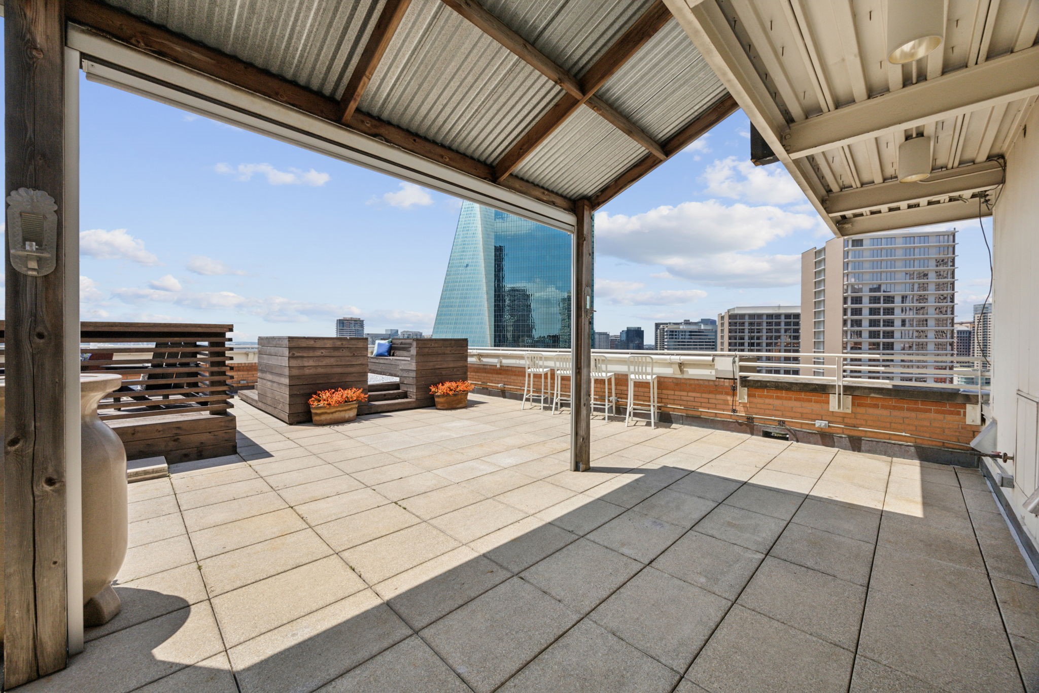 511 N Akard Street 1501