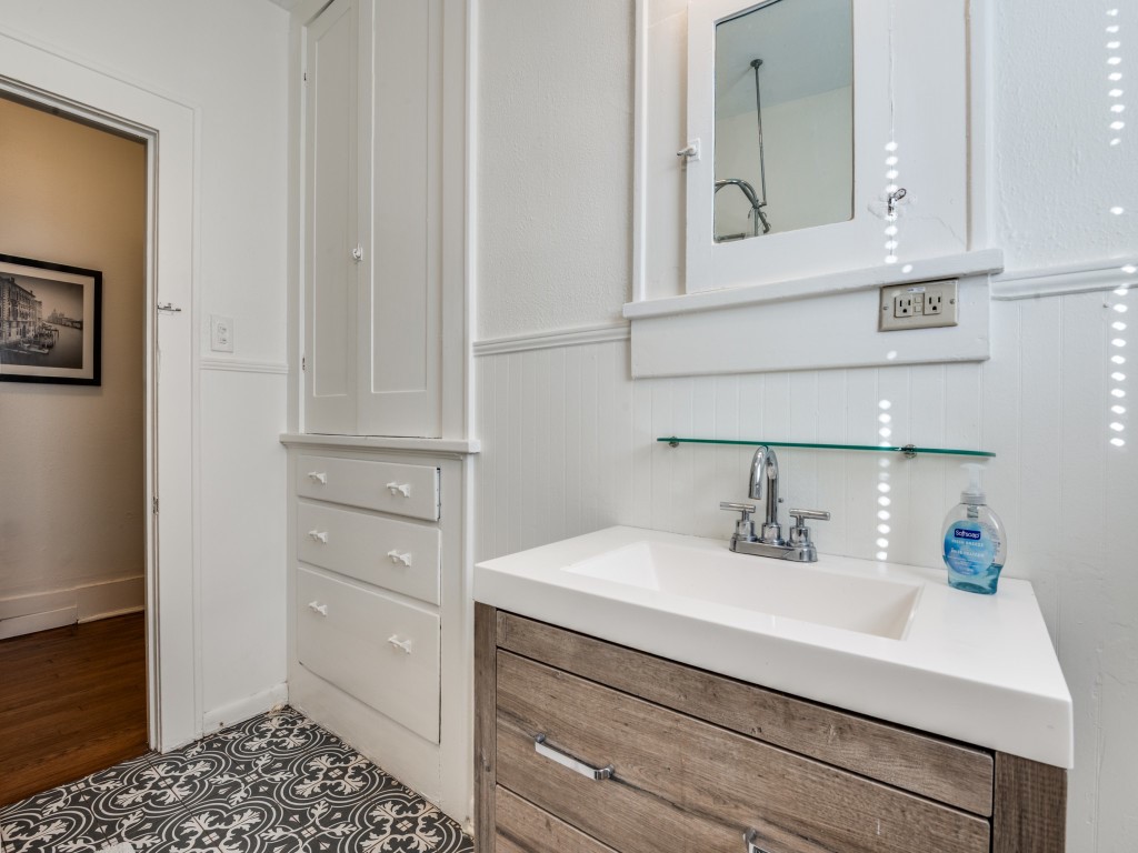 730 N Windomere Avenue