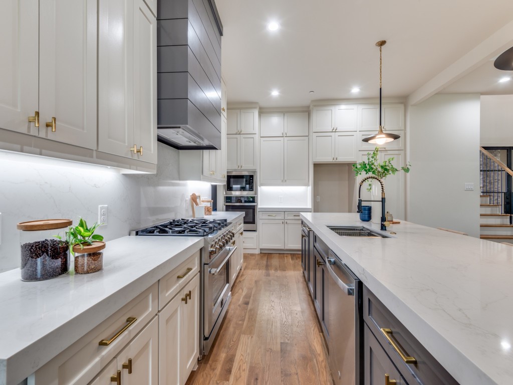 455 Whispering Way