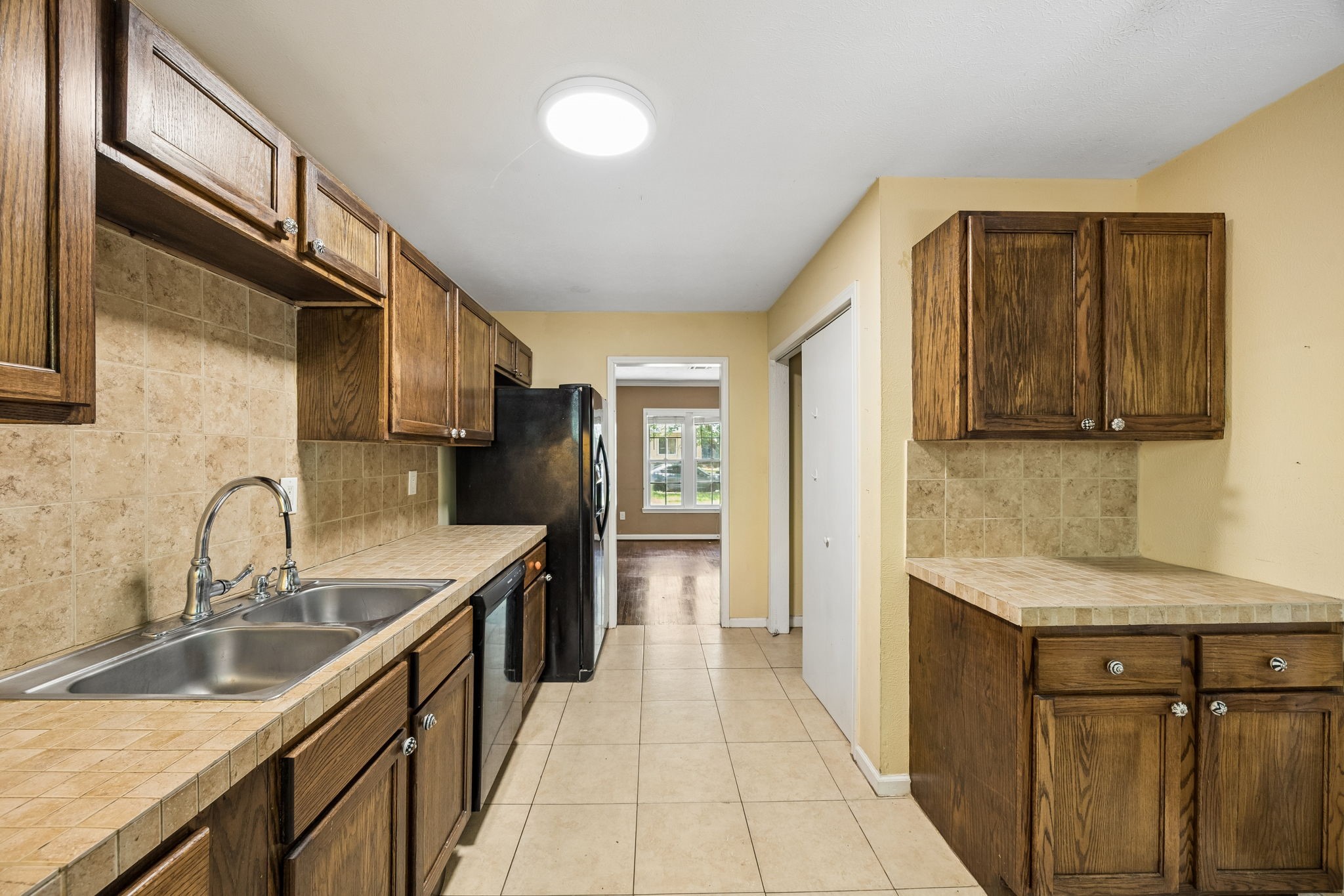3228 E Perryton Drive