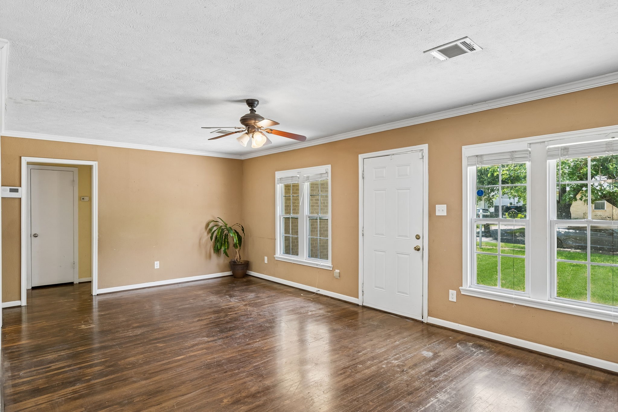 3228 E Perryton Drive