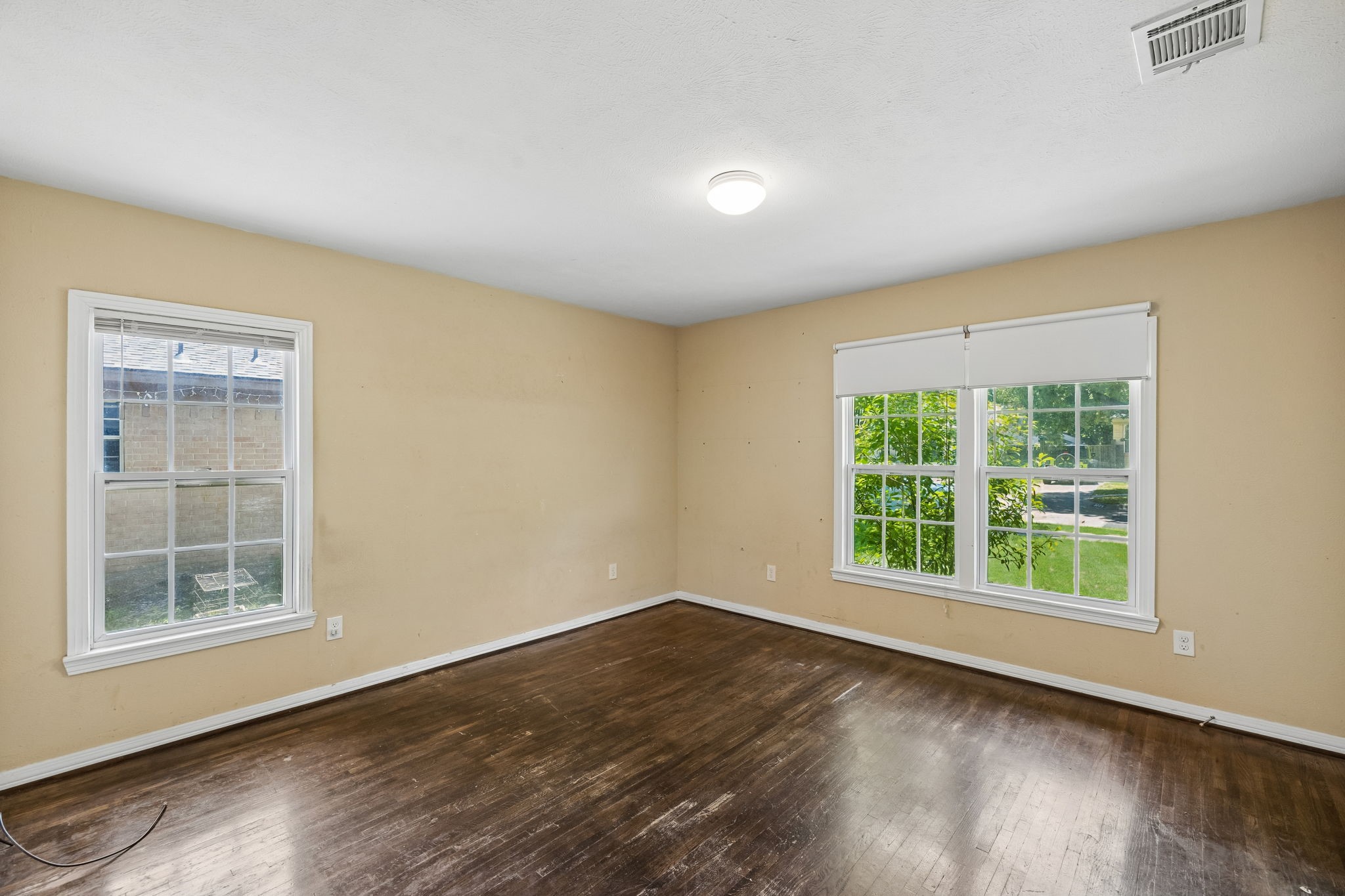 3228 E Perryton Drive