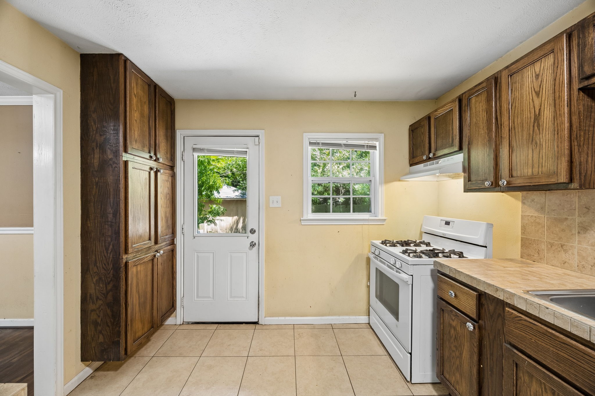 3228 E Perryton Drive