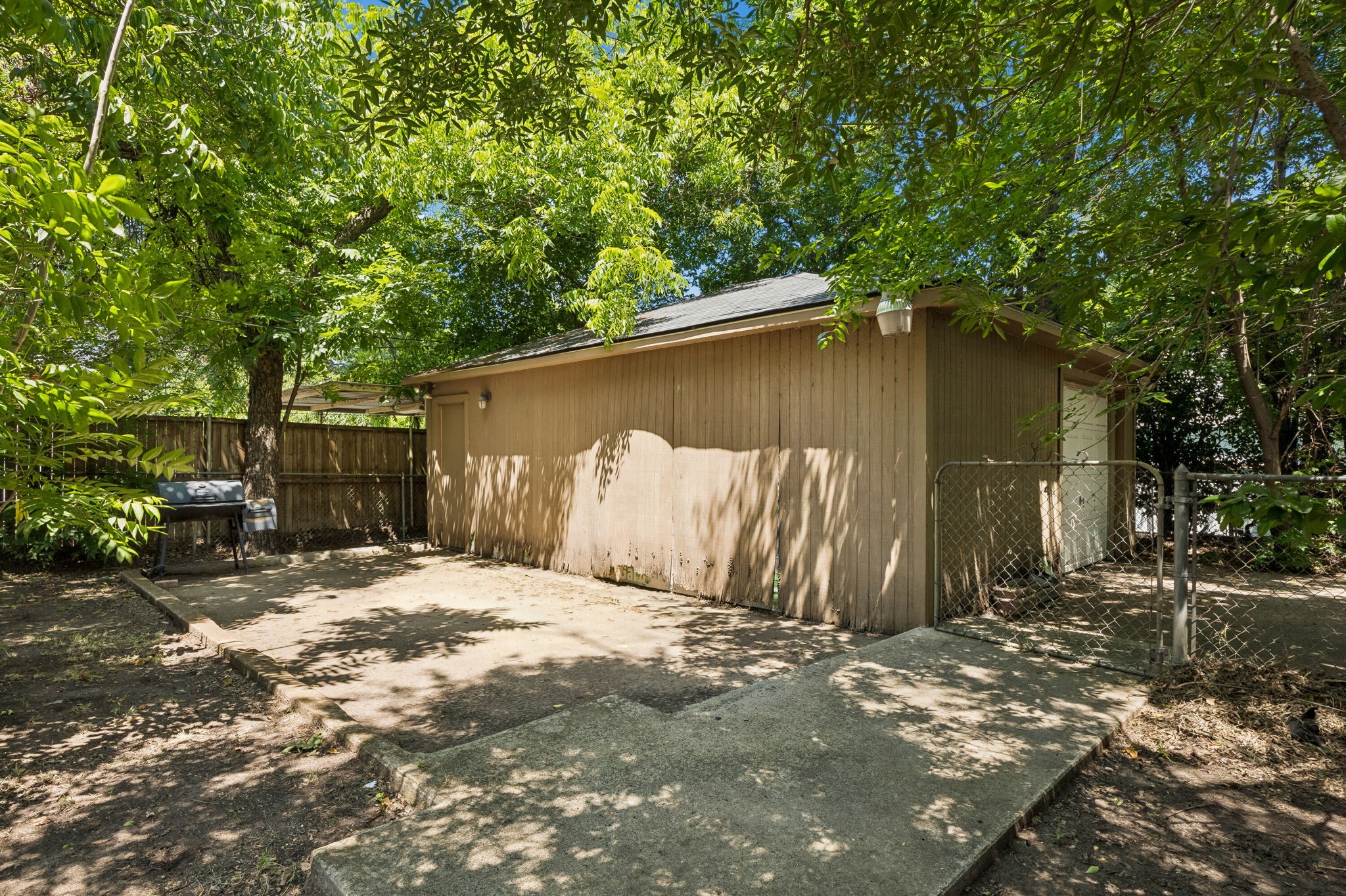 3228 E Perryton Drive
