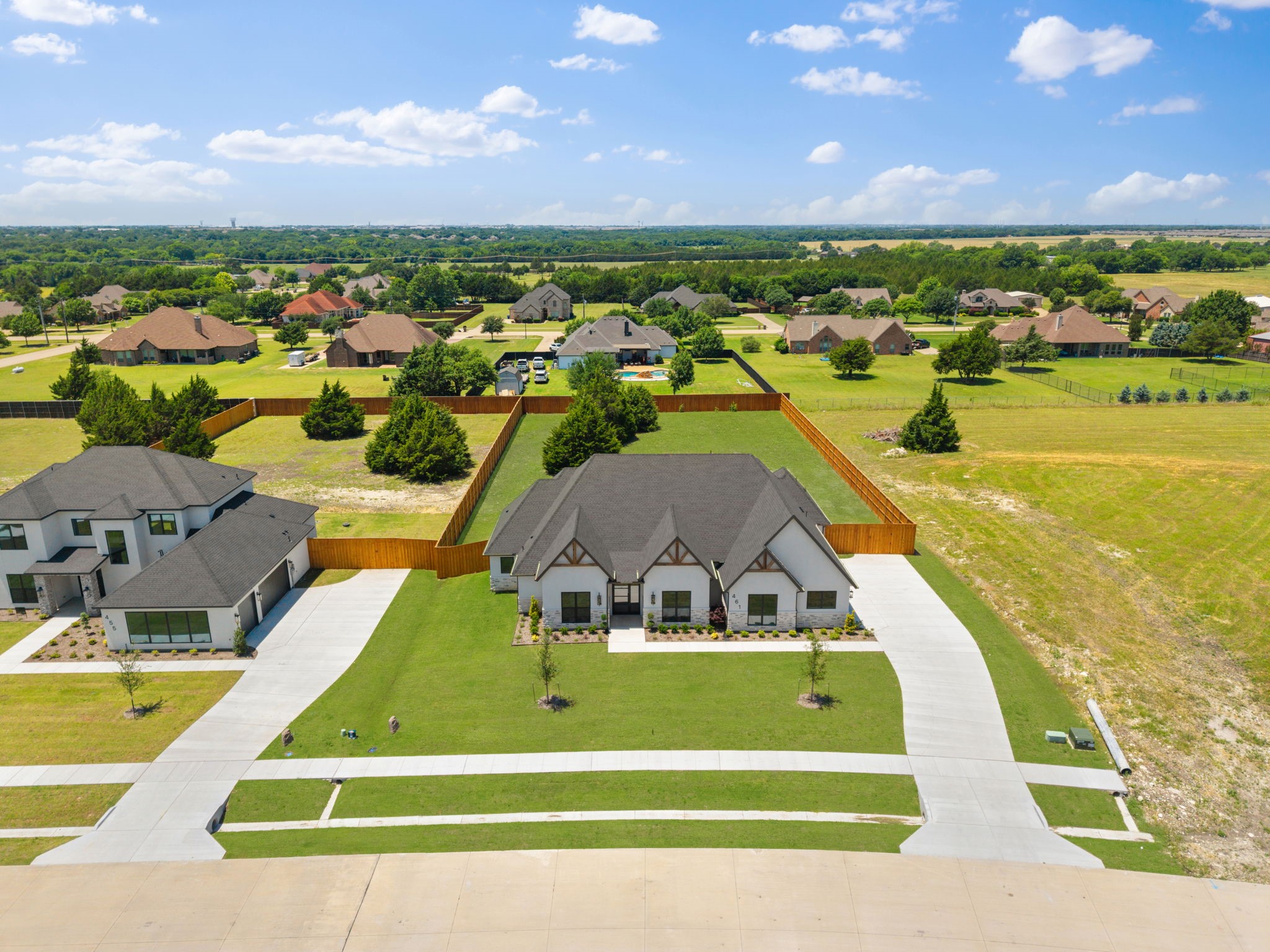 461 Whispering Way
