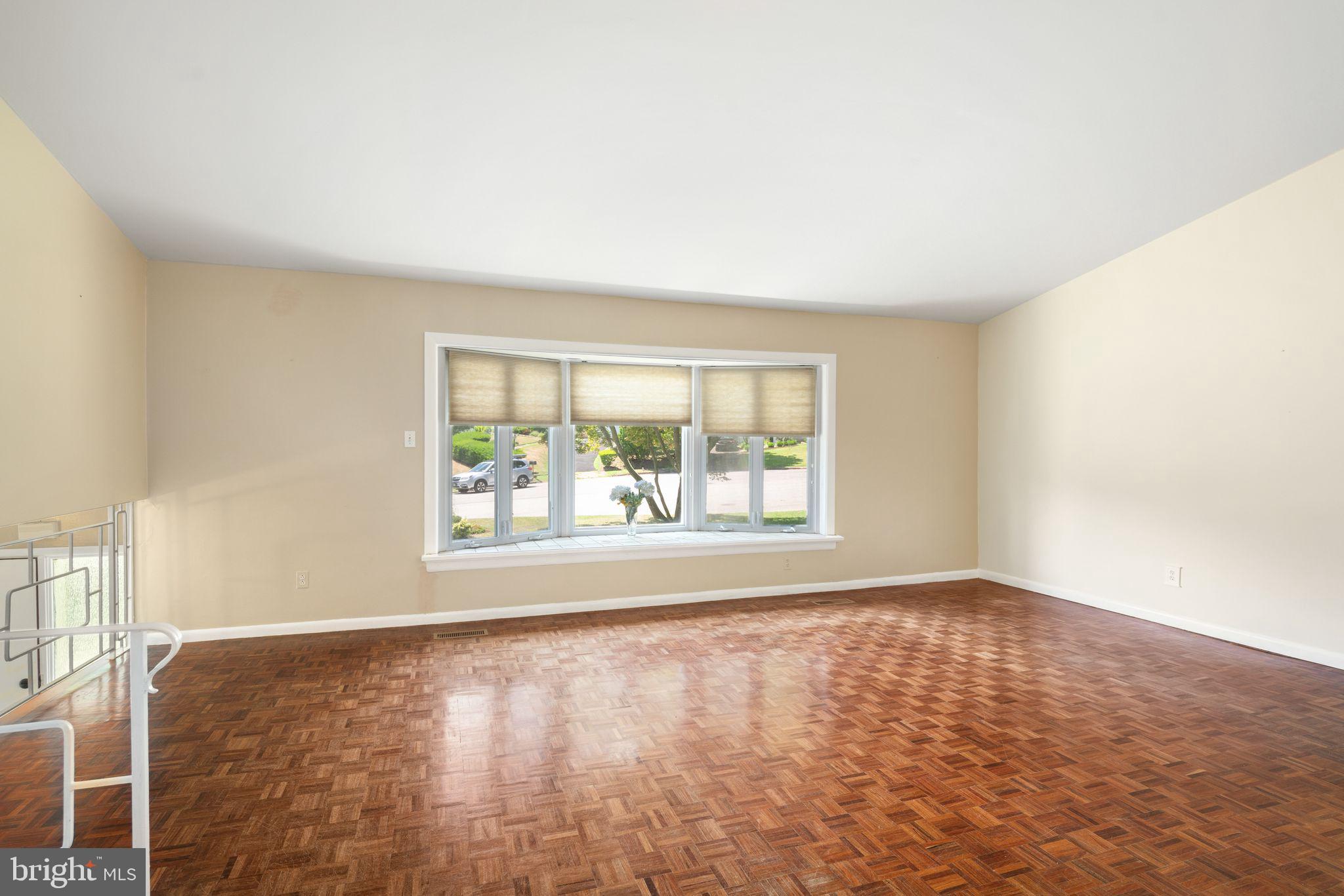 8121 Hammond Rd