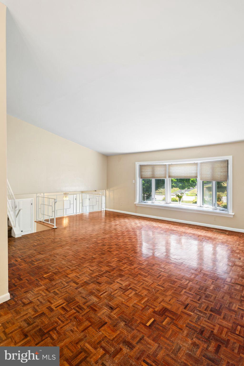8121 Hammond Rd