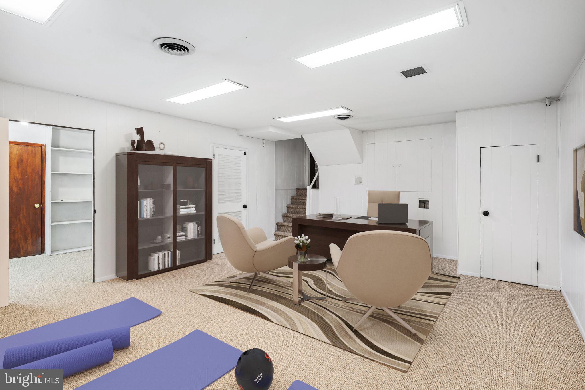 8121 Hammond Rd