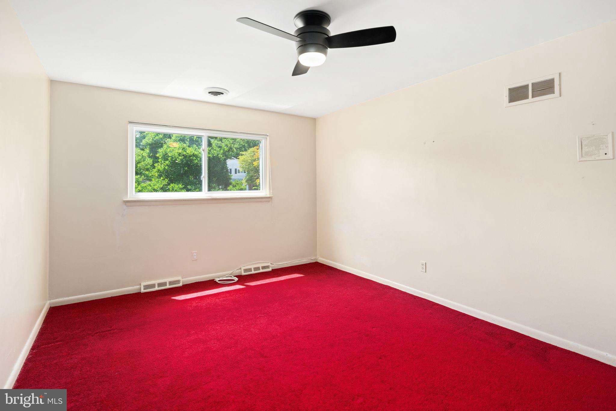 8121 Hammond Rd