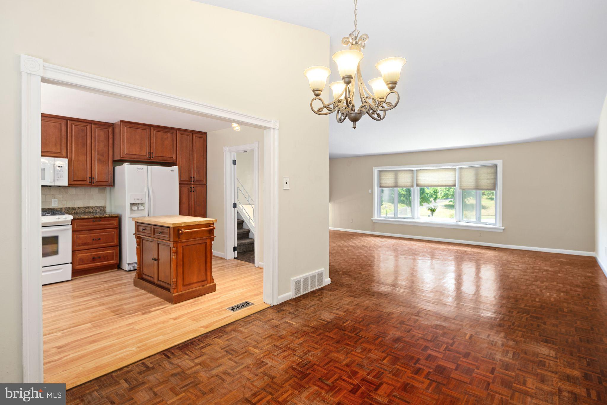 8121 Hammond Rd