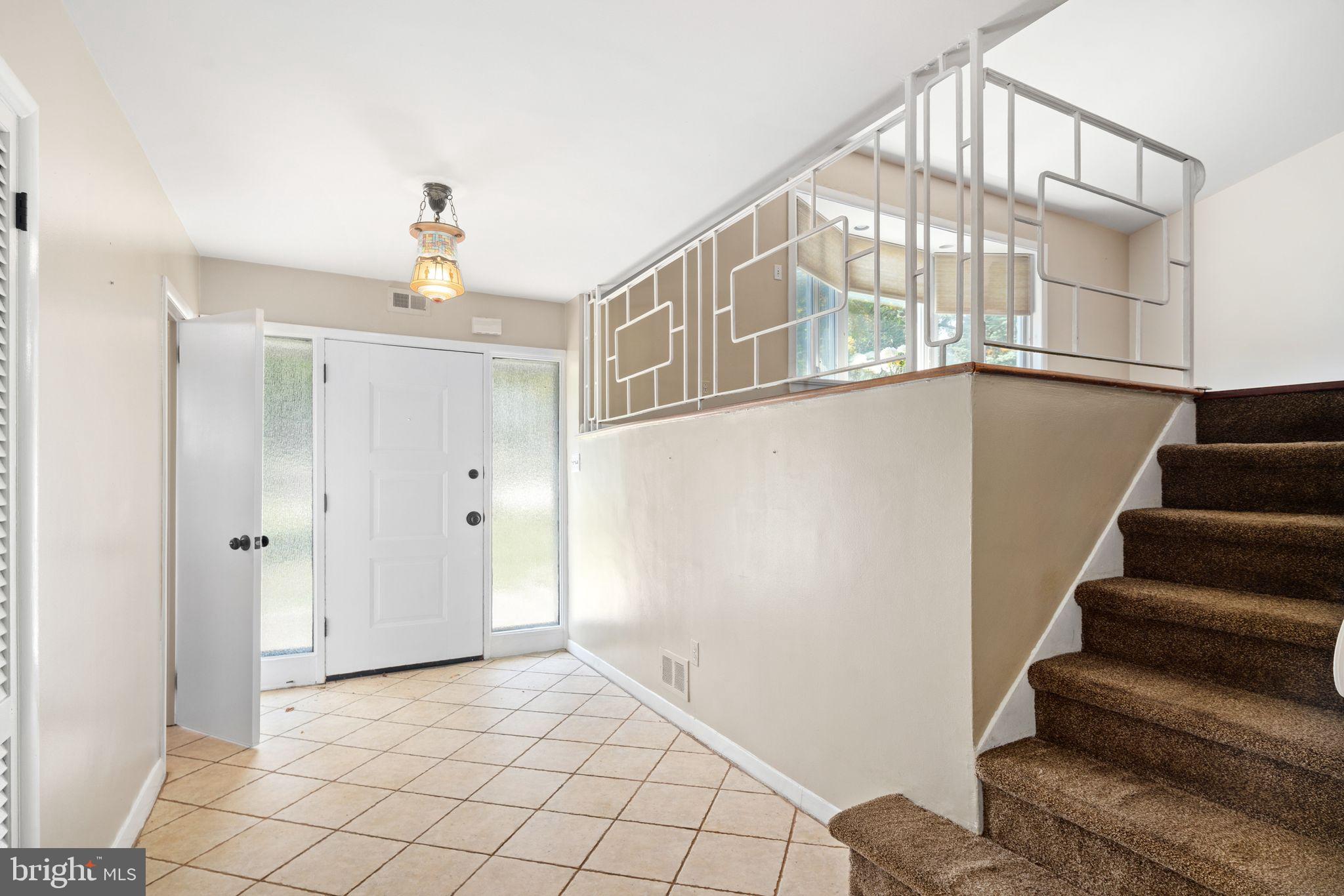 8121 Hammond Rd