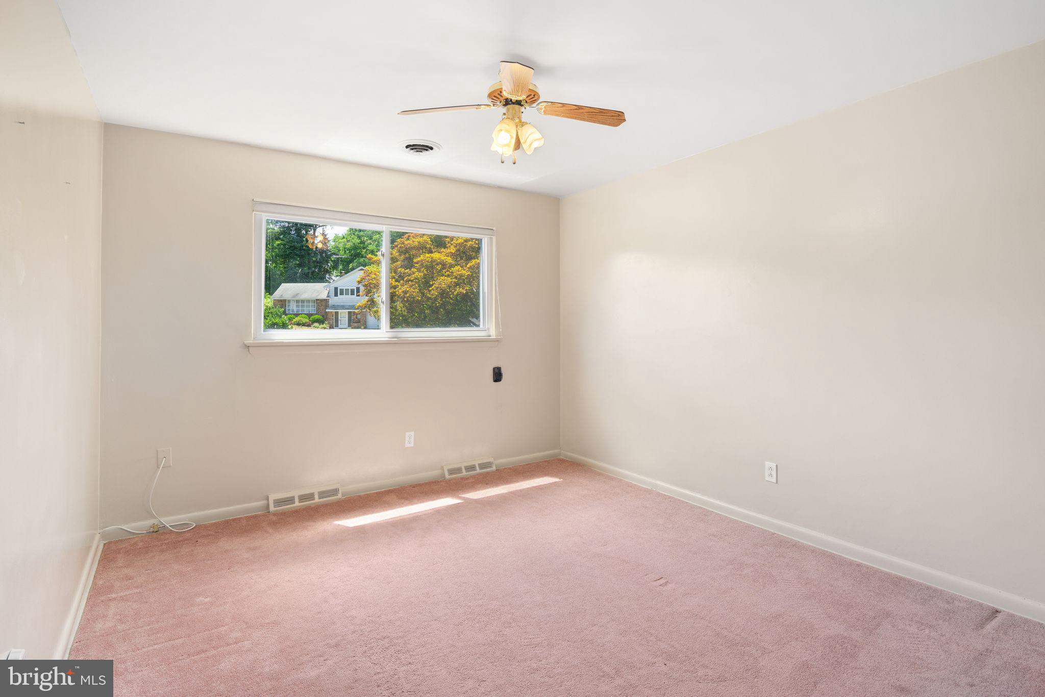 8121 Hammond Rd