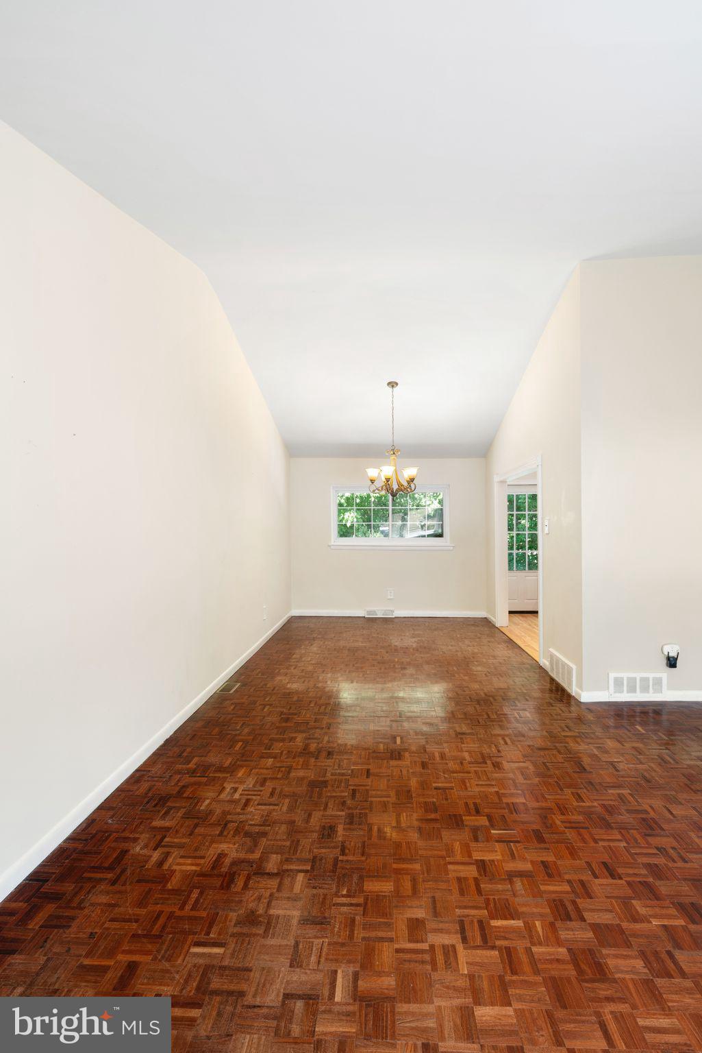 8121 Hammond Rd